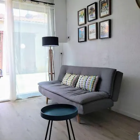Maisonnette A 50m De La Plage,au Coeur De Ronce Lb דירה