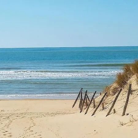 Maisonnette A 50m De La Plage,au Coeur De Ronce Lb Apartman *